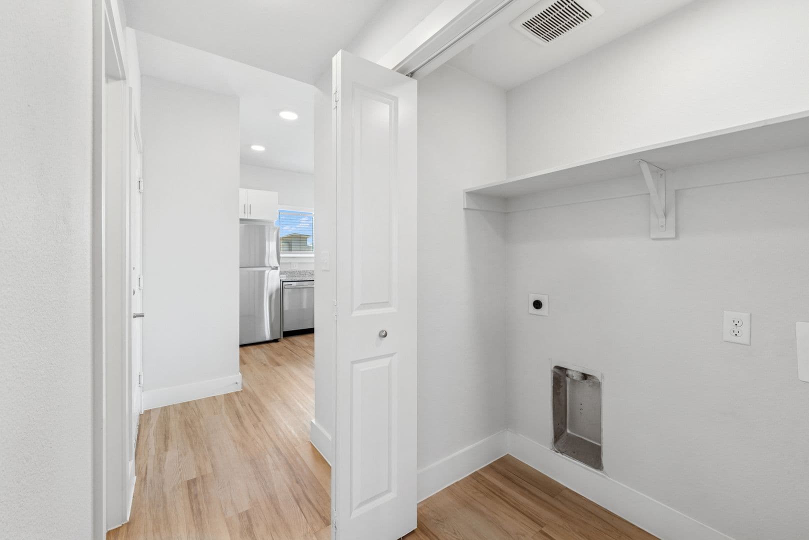 Ennis Apartment: 1101 Biloxi Drive