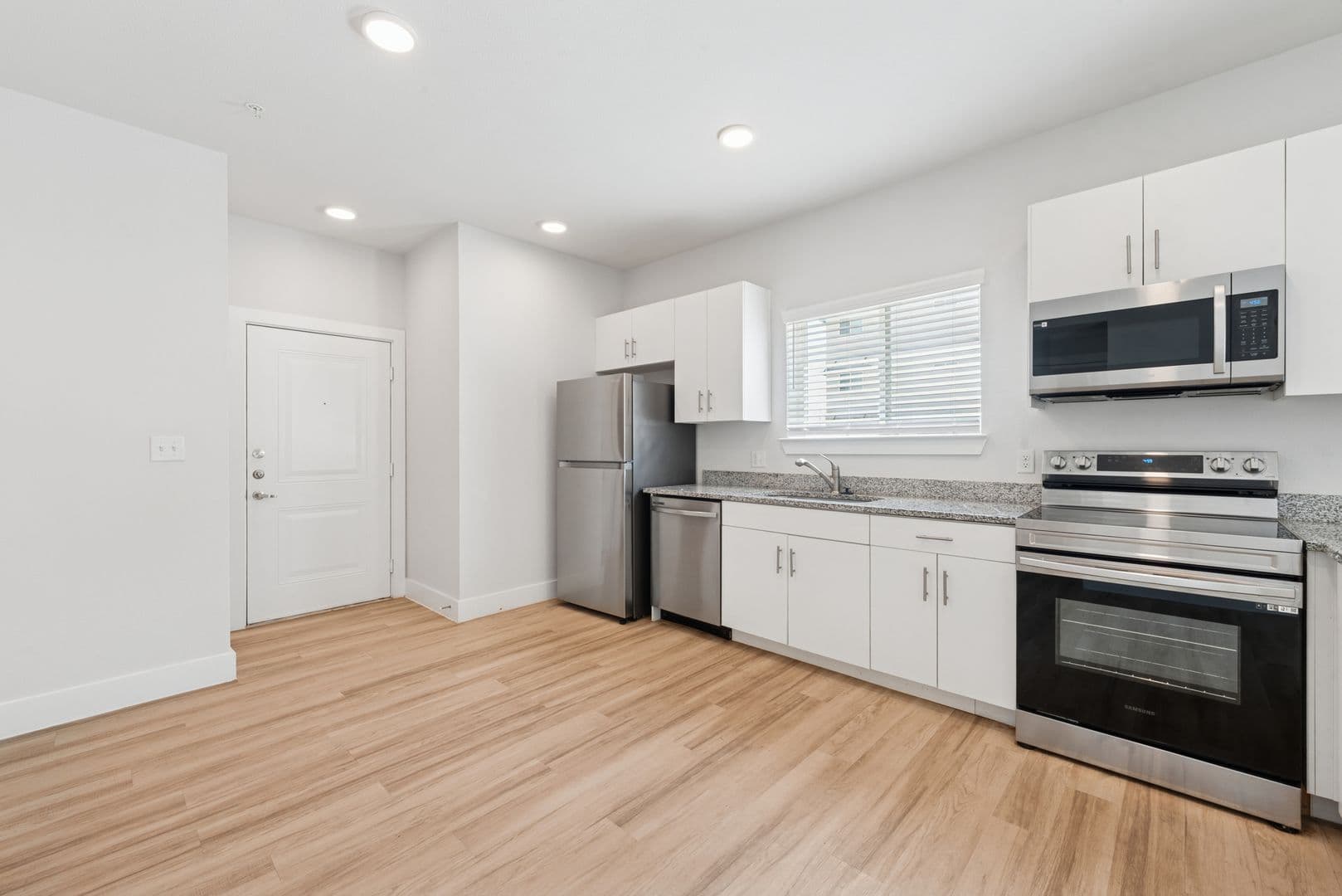 Ennis Apartment: 1101 Biloxi Drive