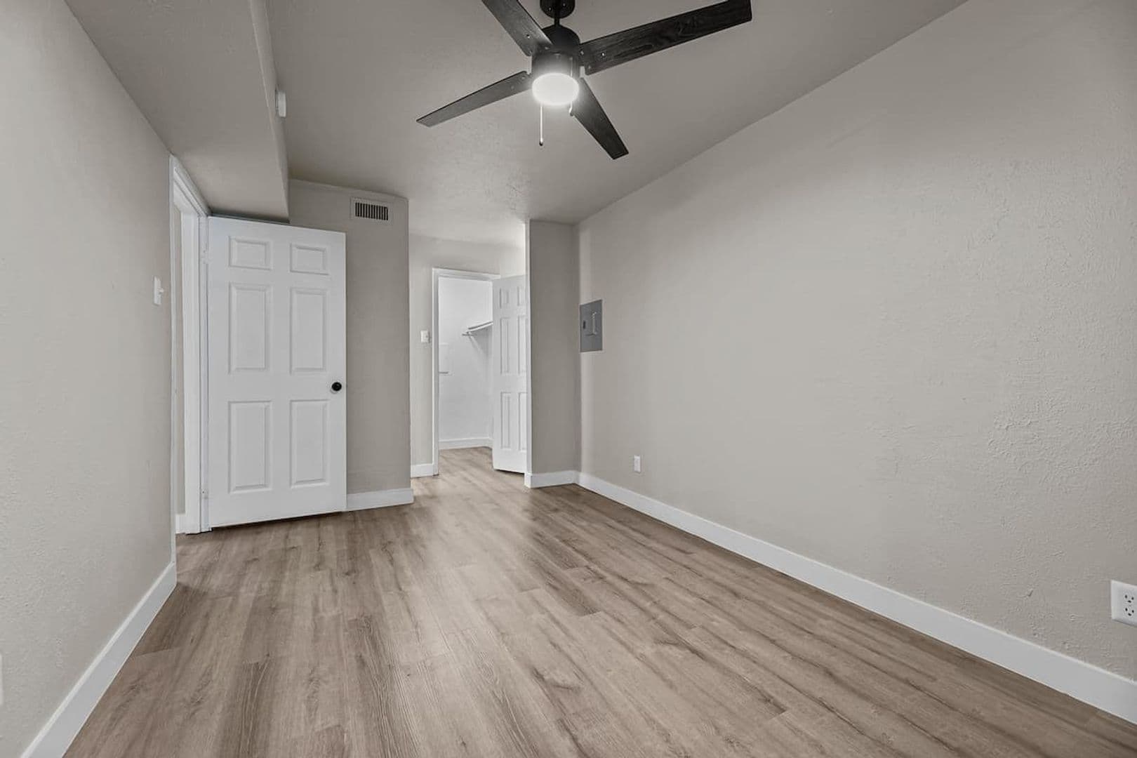 Dallas Apartment: 13266 Emily Rd
