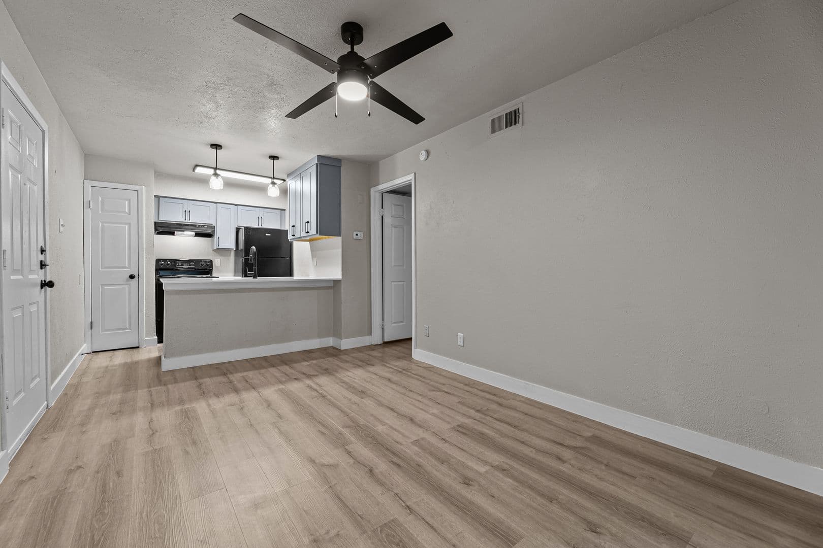 Dallas Apartment: 13266 Emily Rd
