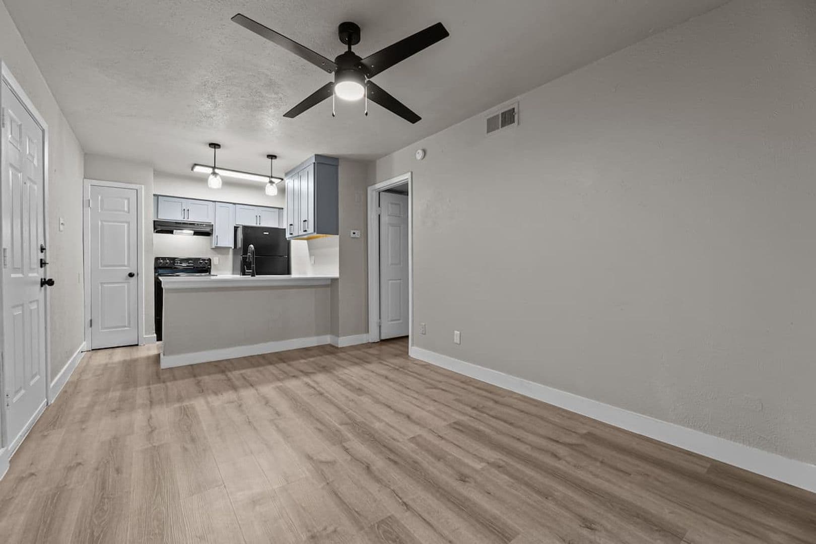 Dallas Apartment: 13266 Emily Rd