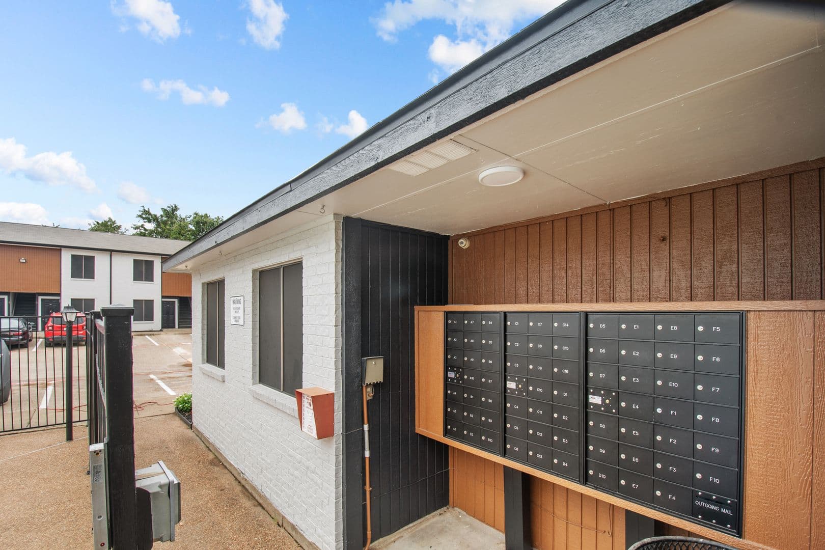 Cedar Hill Apartment: 151 East Little Creek Road