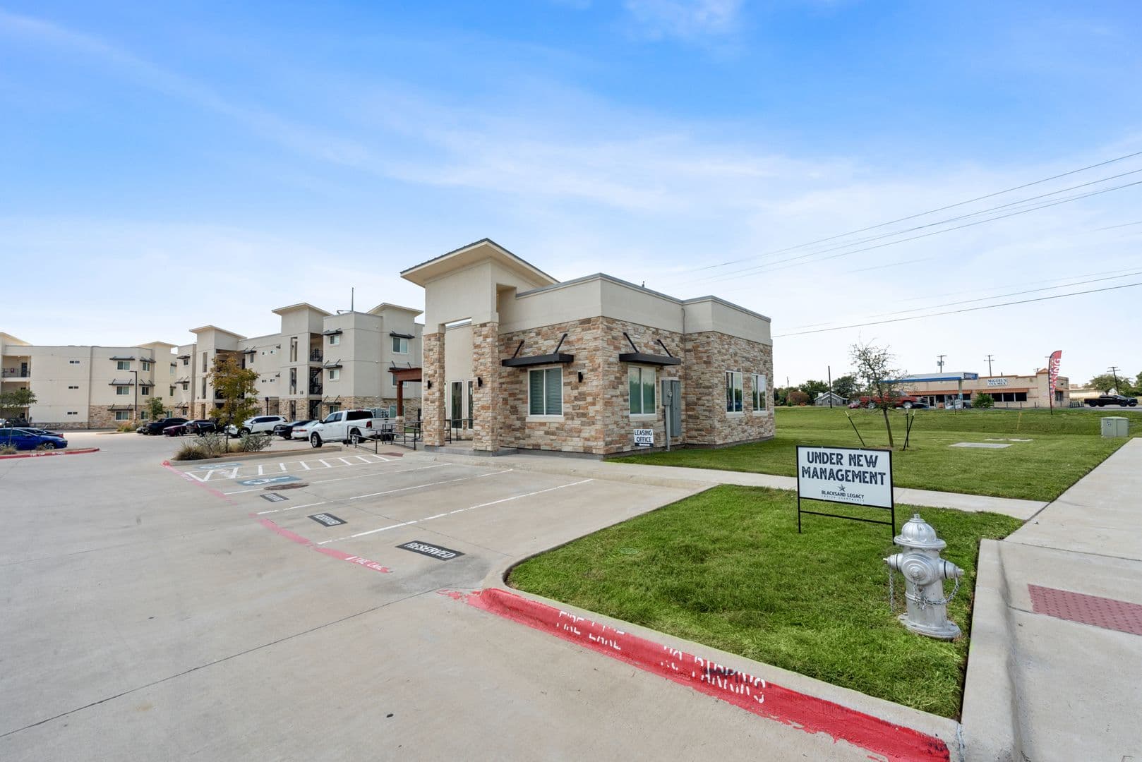 Ennis Apartment: 1101 Biloxi Drive