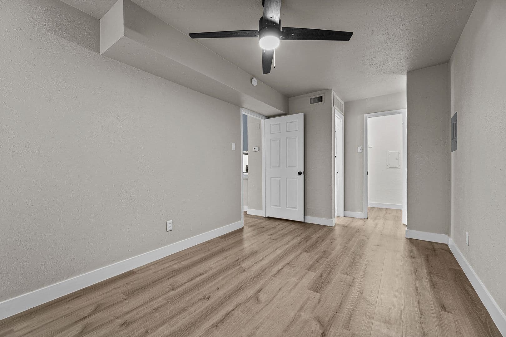 Dallas Apartment: 13266 Emily Rd