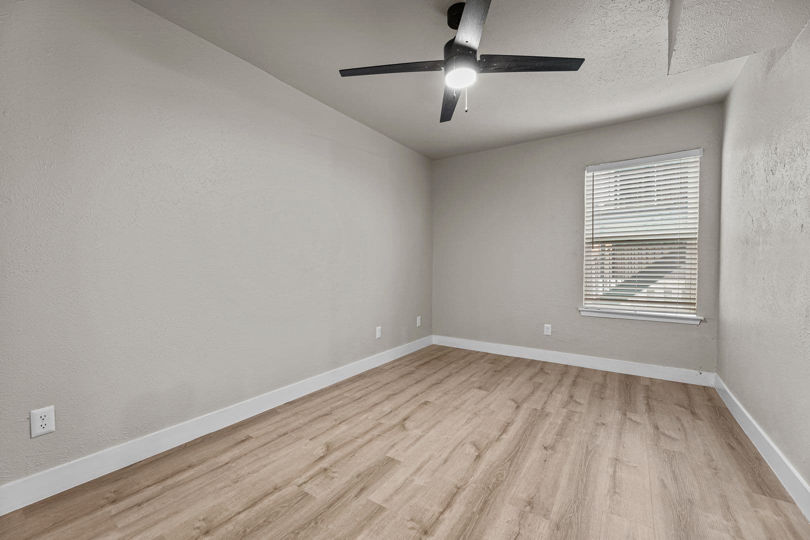 Dallas Apartment: 13266 Emily Rd