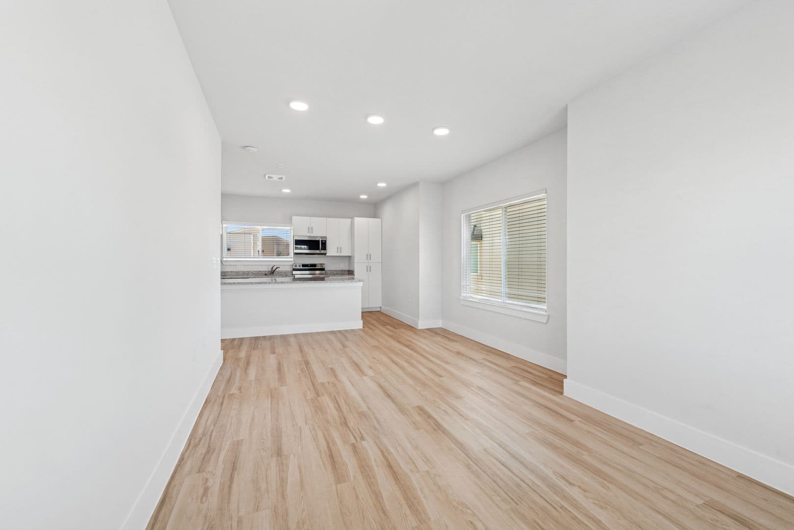 Ennis Apartment: 1101 Biloxi Drive