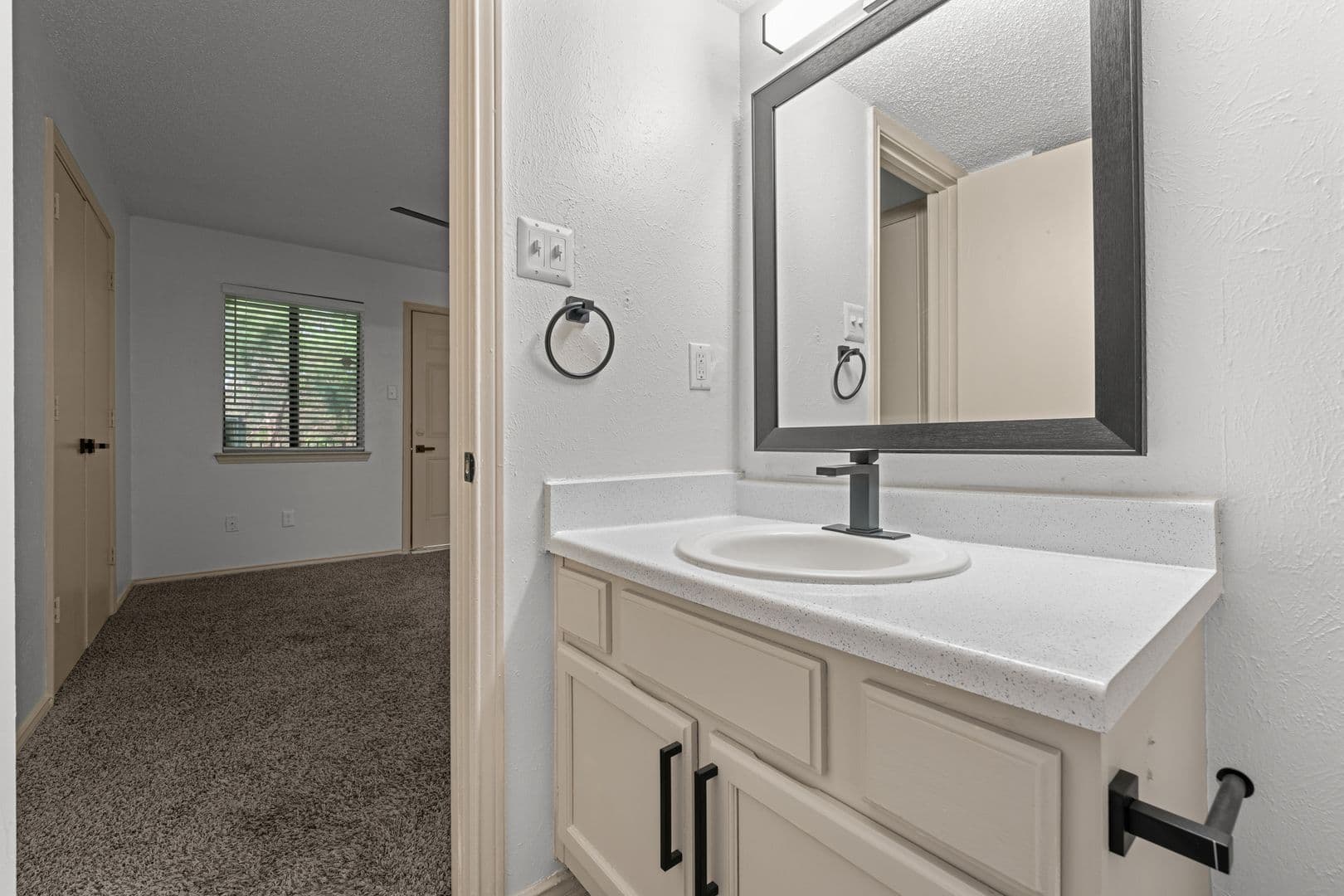 Cedar Hill Apartment: 151 East Little Creek Road