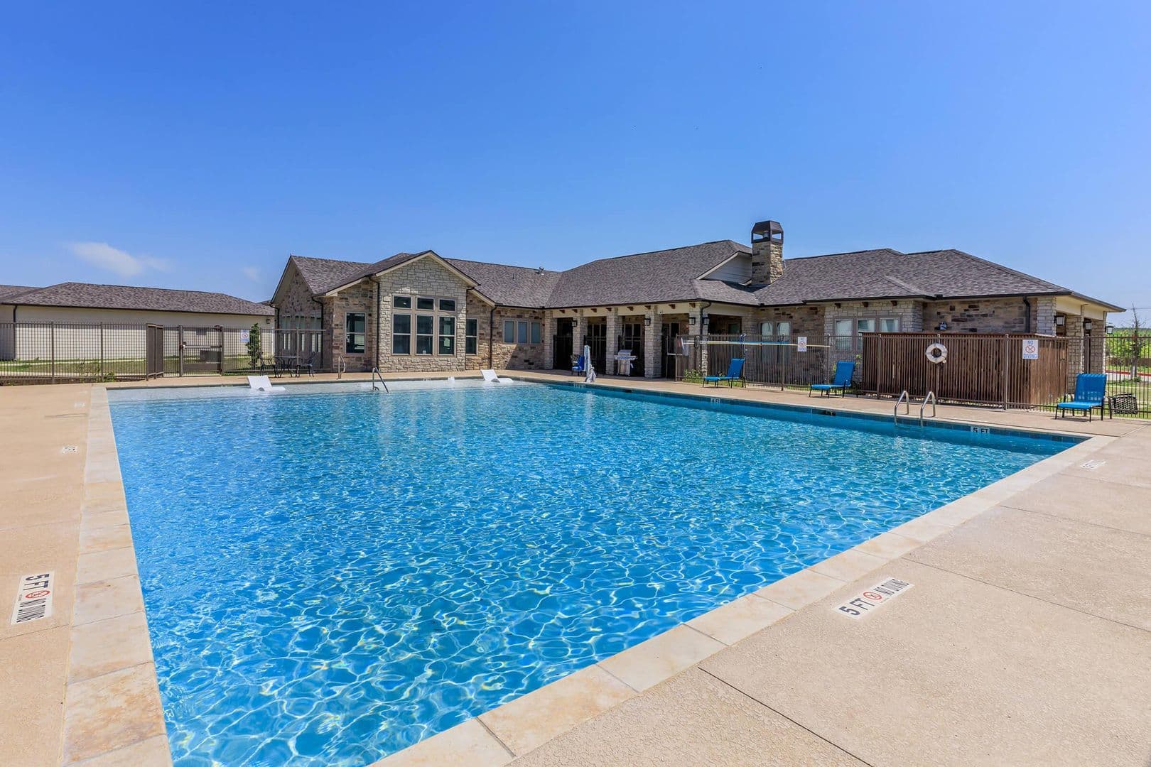 Midlothian Apartment: 2991 Lakeside Drive