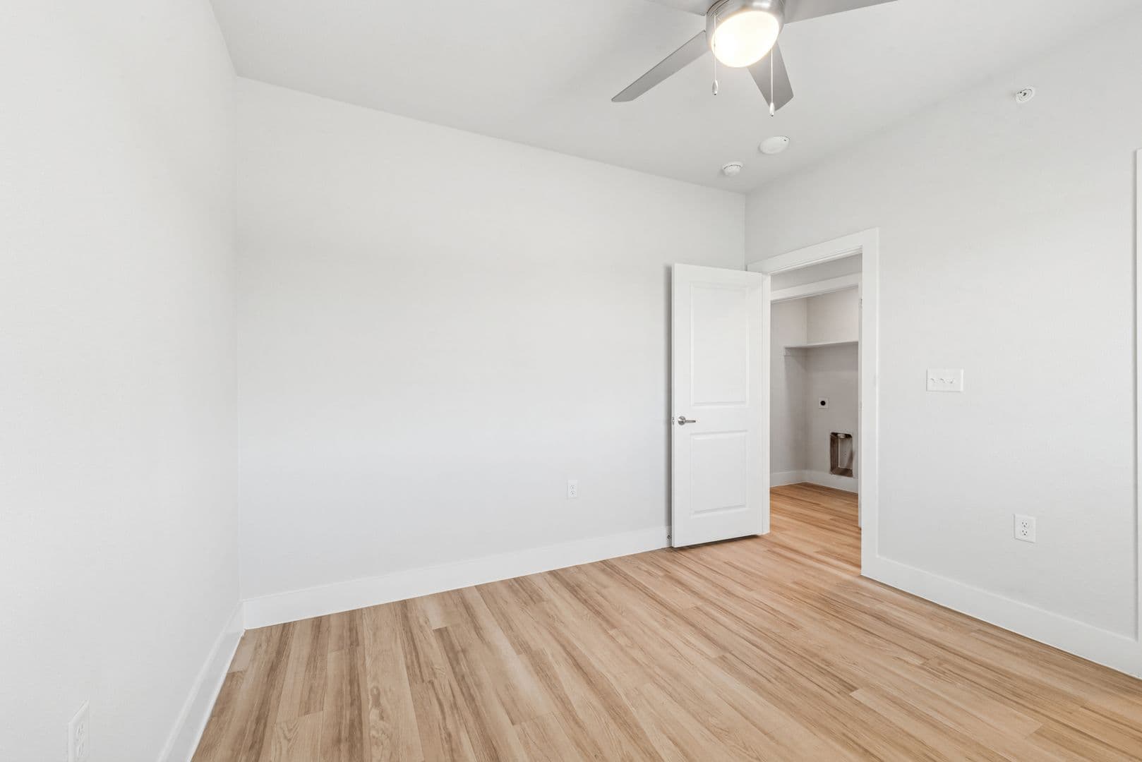 Ennis Apartment: 1101 Biloxi Drive