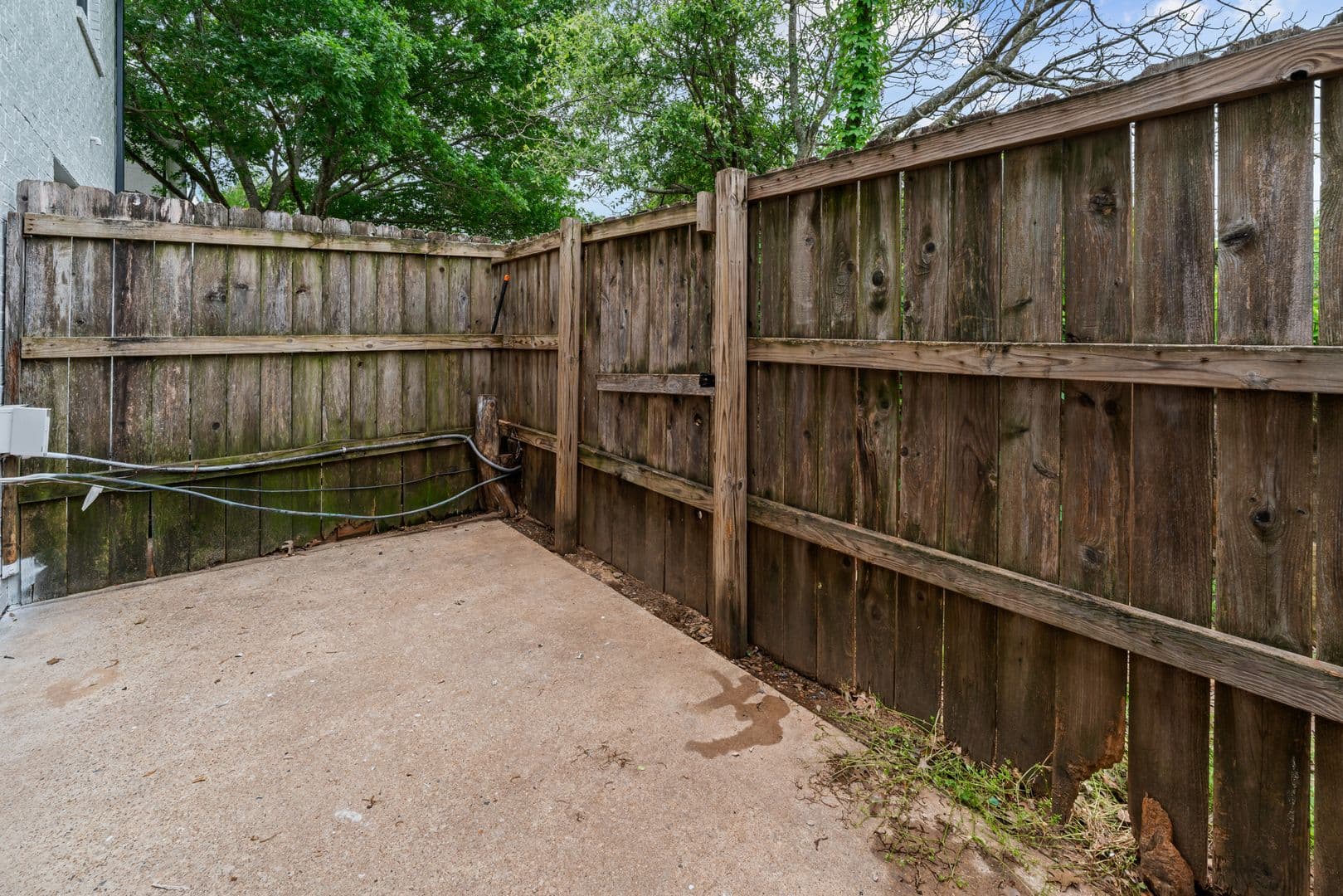 Cedar Hill Apartment: 151 East Little Creek Road