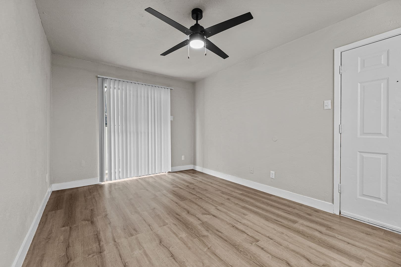 Dallas Apartment: 13266 Emily Rd