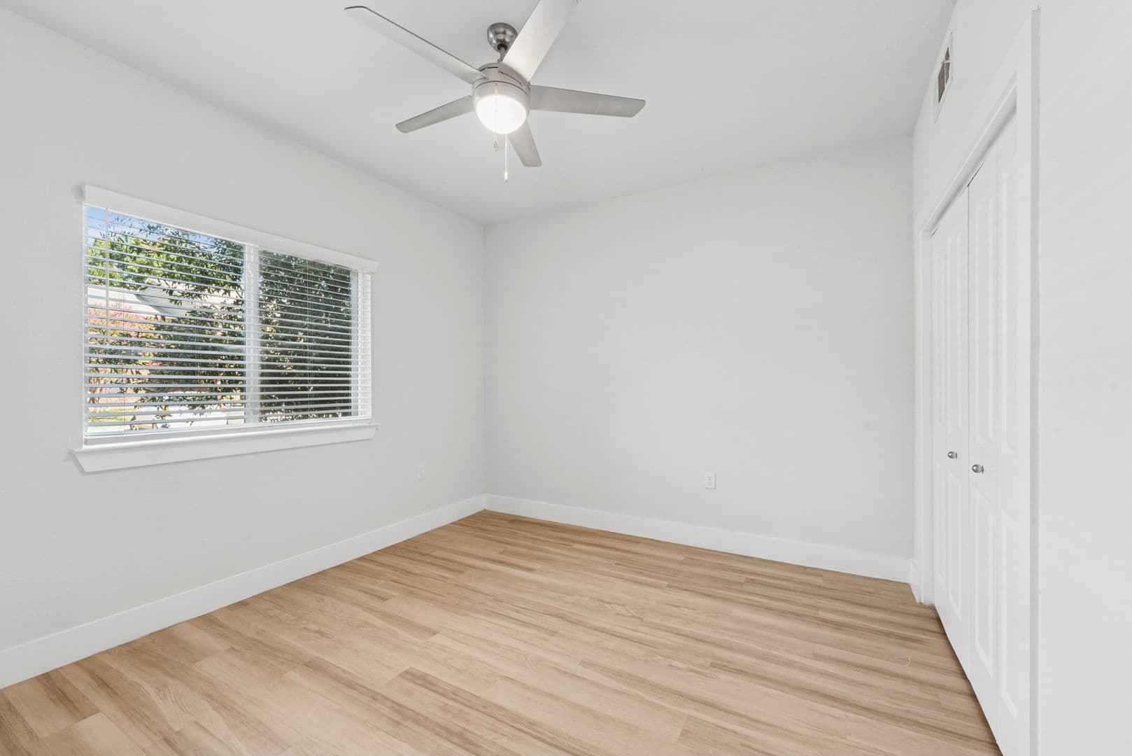 Ennis Apartment: 1101 Biloxi Drive