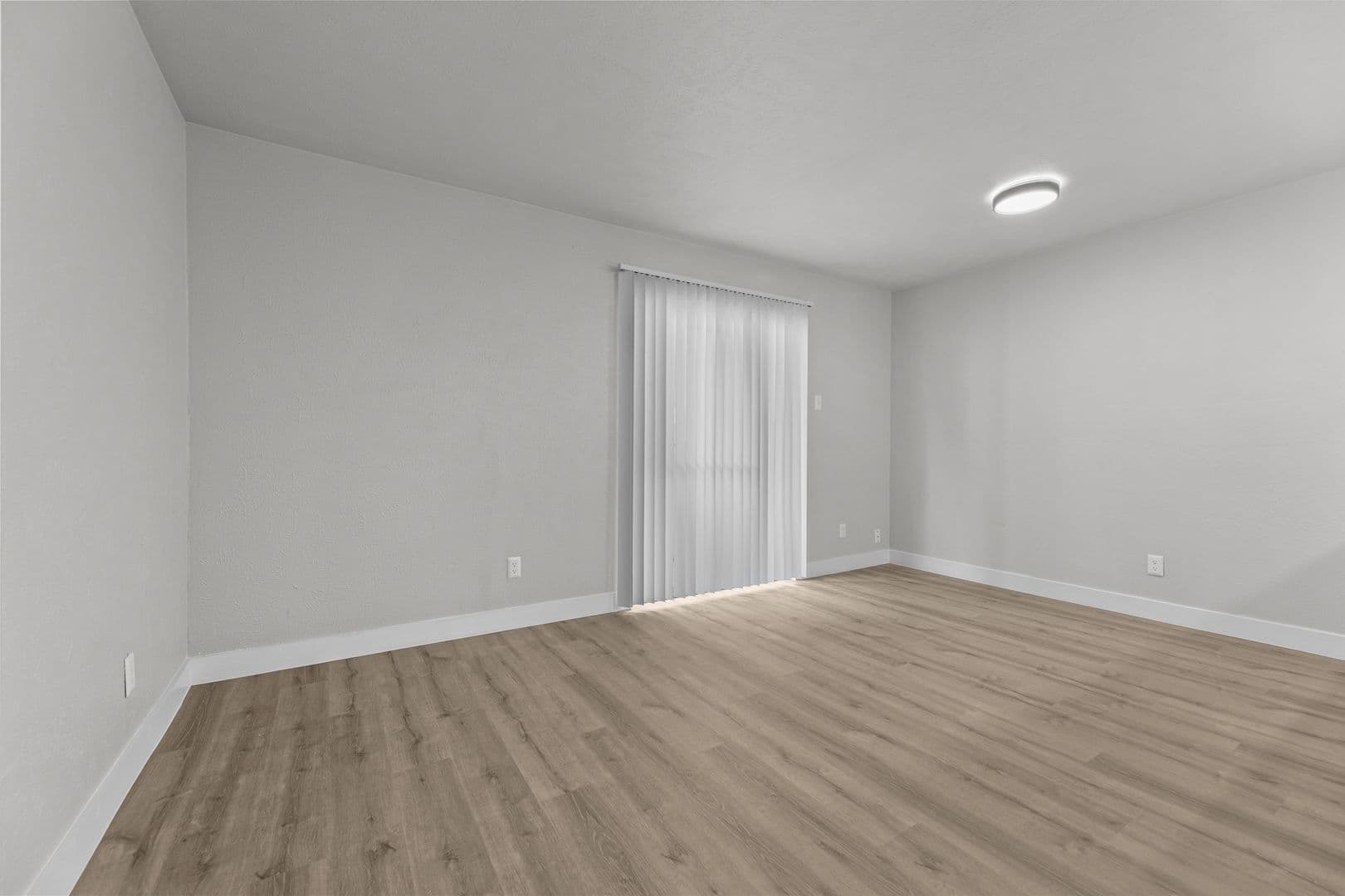 Dallas Apartment: 13266 Emily Rd