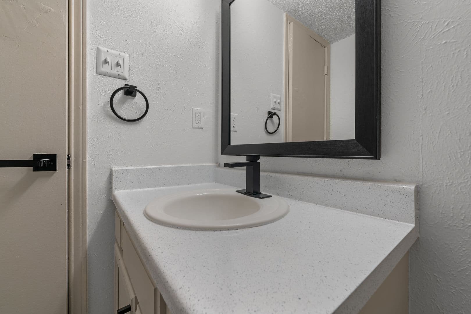 Cedar Hill Apartment: 151 East Little Creek Road