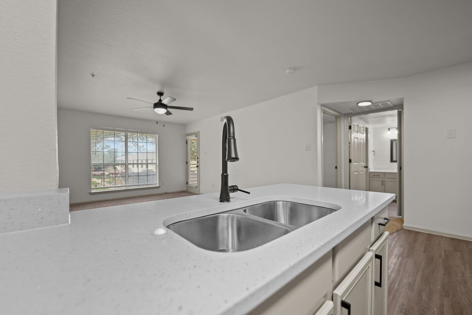 Midlothian Apartment: 170 Henderson Street