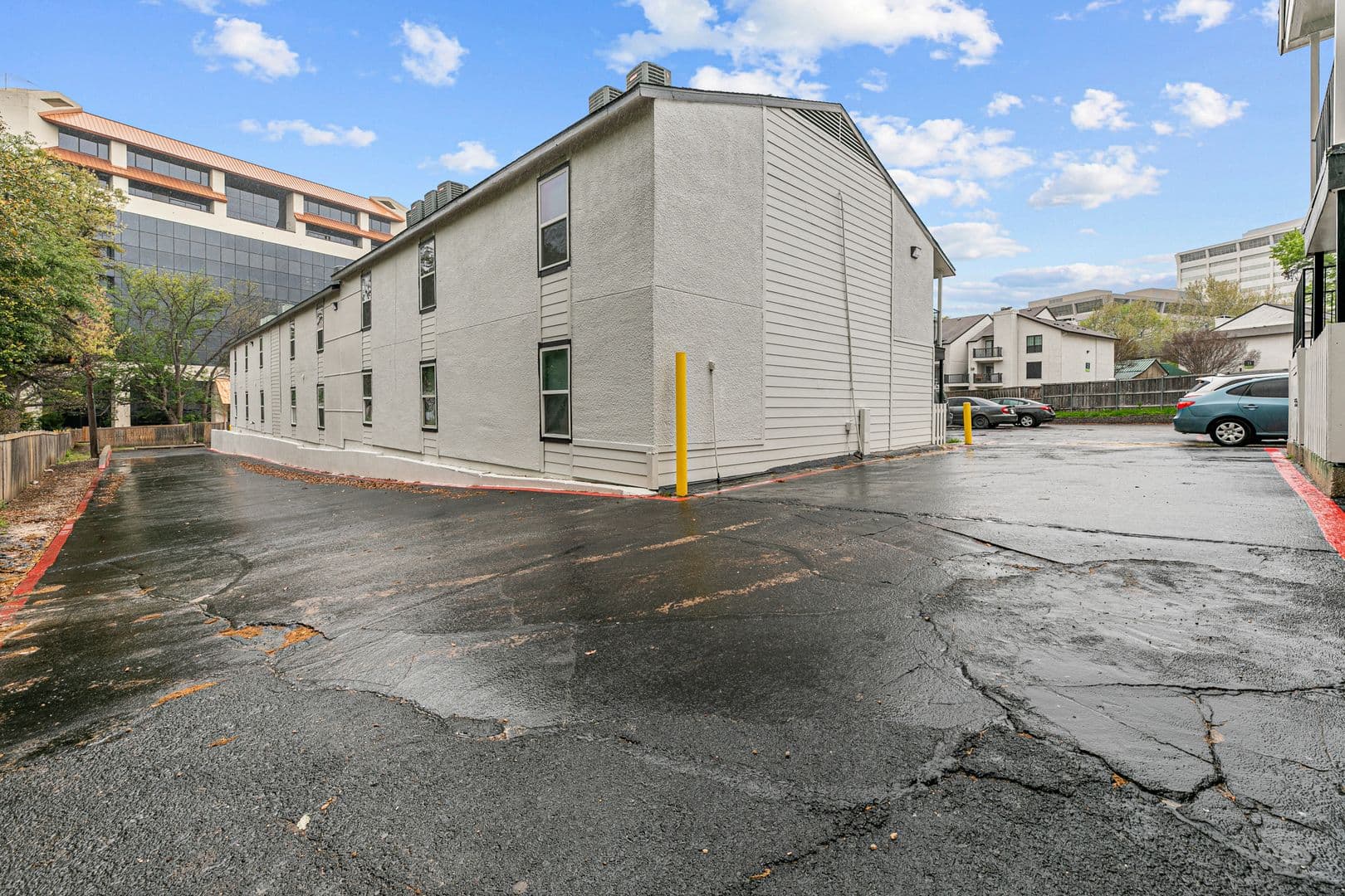 Dallas Apartment: 13266 Emily Rd