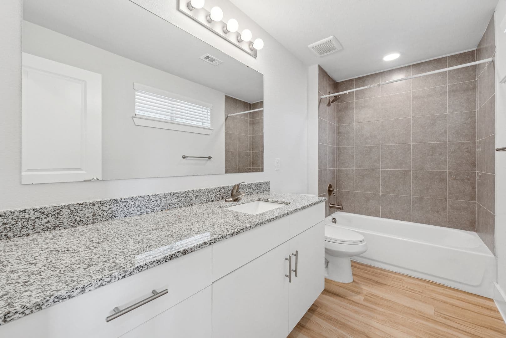 Ennis Apartment: 1101 Biloxi Drive