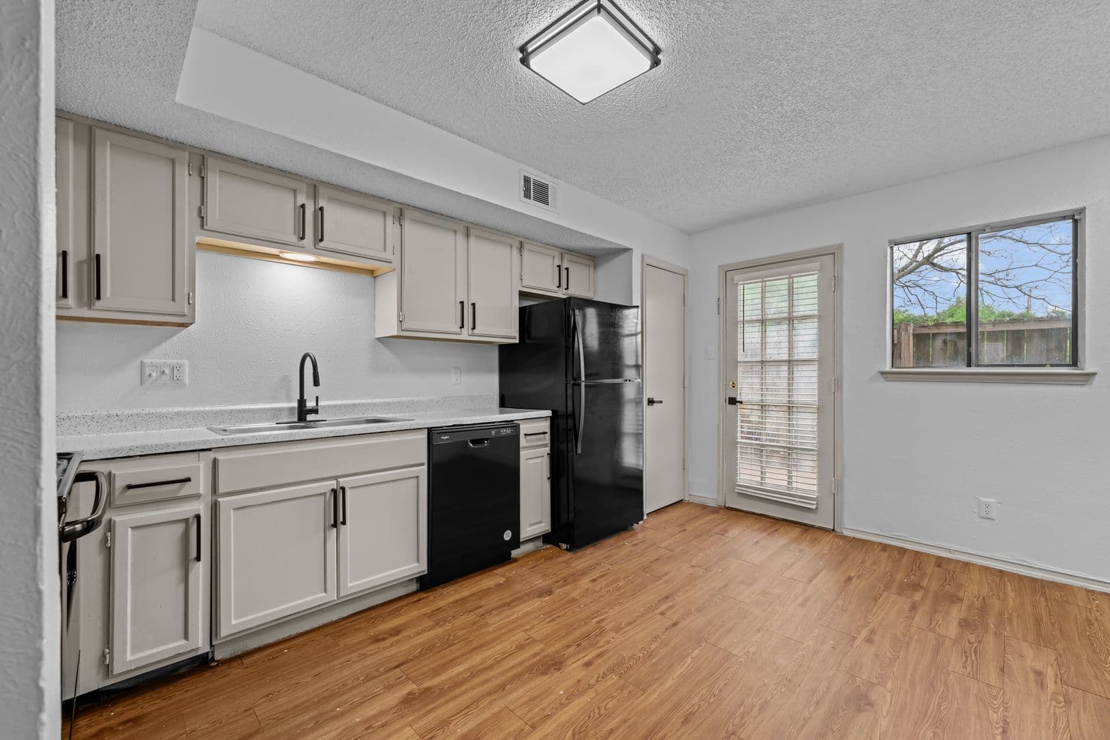 Cedar Hill Apartment: 151 East Little Creek Road