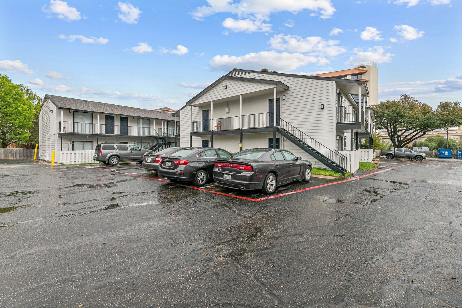 Dallas Apartment: 13266 Emily Rd