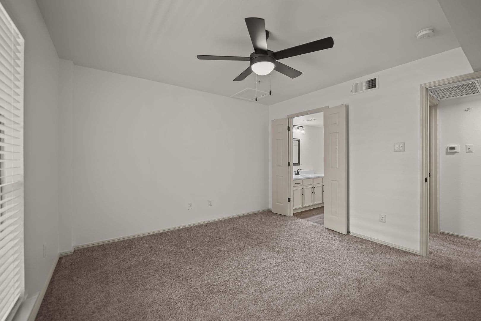 Midlothian Apartment: 170 Henderson Street