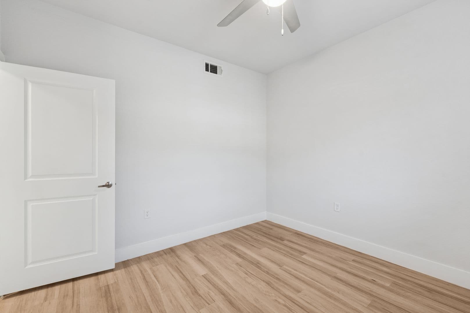 Ennis Apartment: 1101 Biloxi Drive