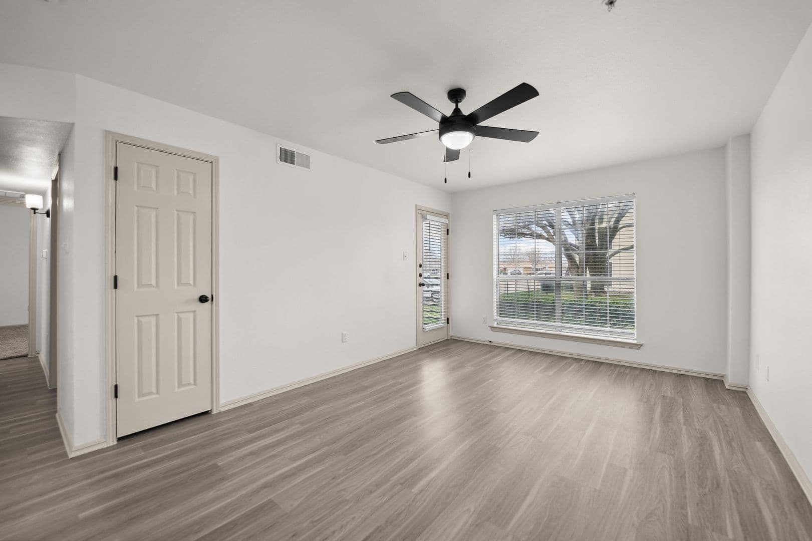 Midlothian Apartment: 170 Henderson Street