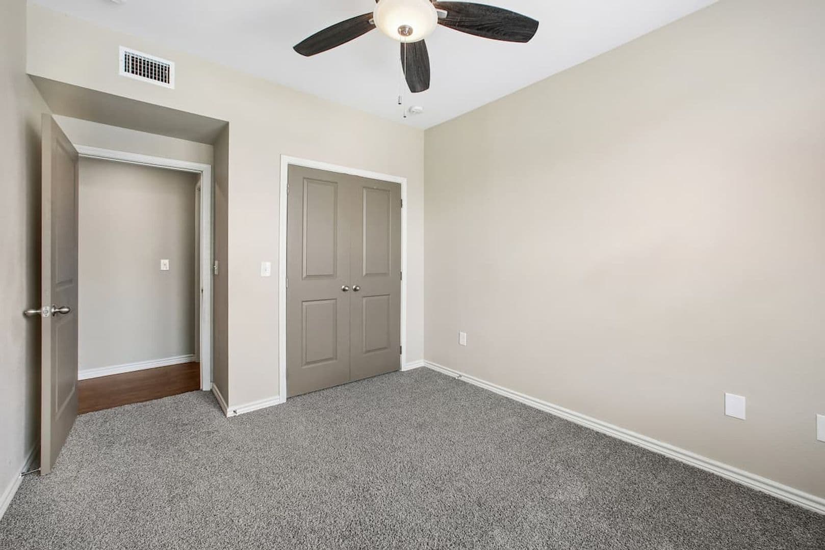 Midlothian Apartment: 2991 Lakeside Drive