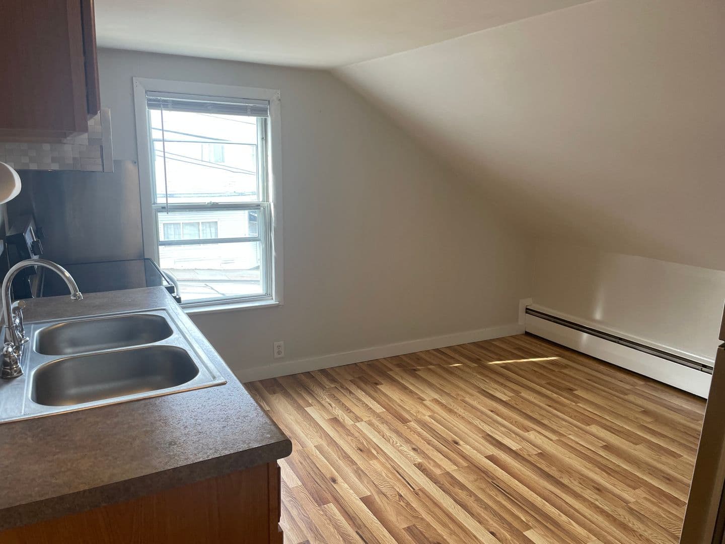 West Warwick Apartment: 16 Border Street