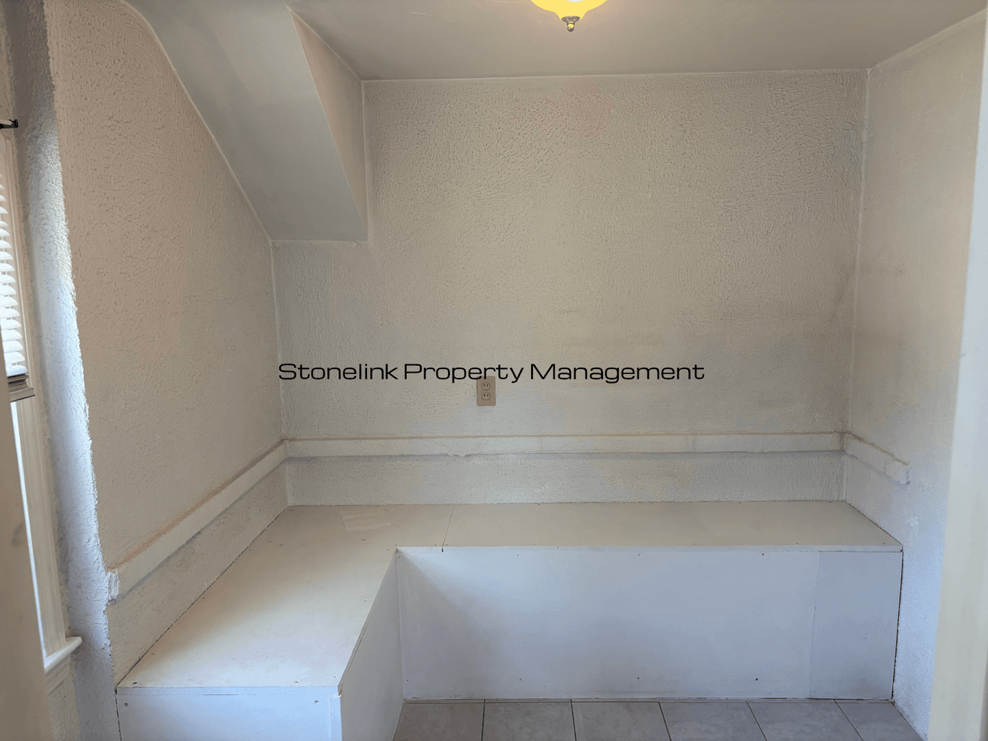 Johnston Apartment: 39 George Waterman Road