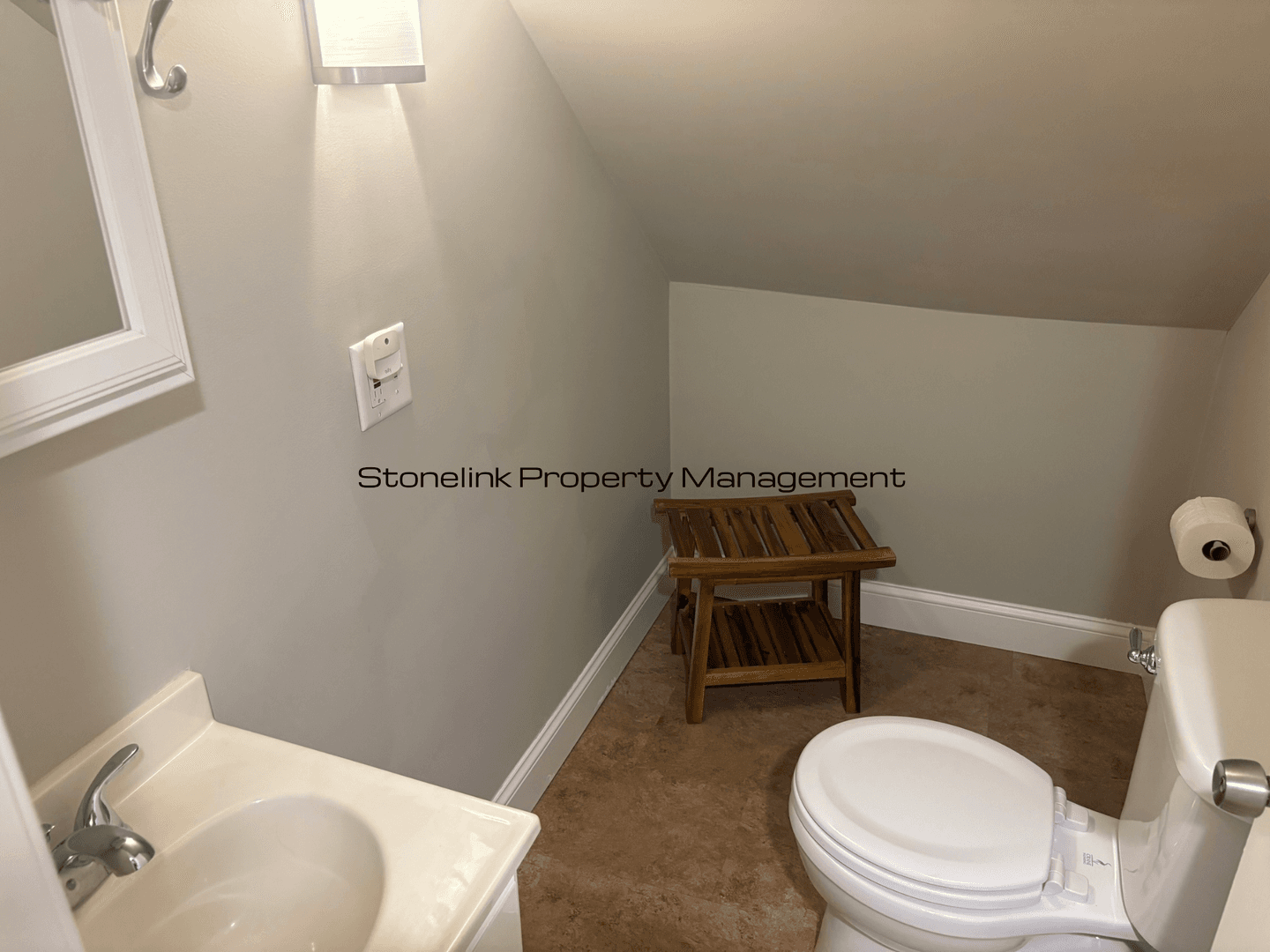 Pawtucket House: 80 Pollard Avenue