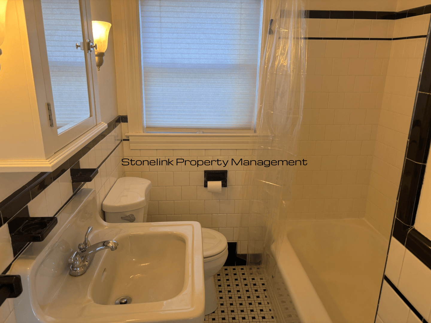 Pawtucket House: 80 Pollard Avenue