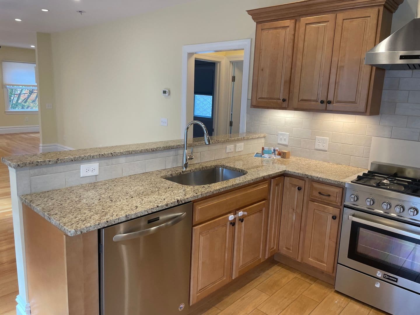 Providence Apartment: 27-29 Elmway Street