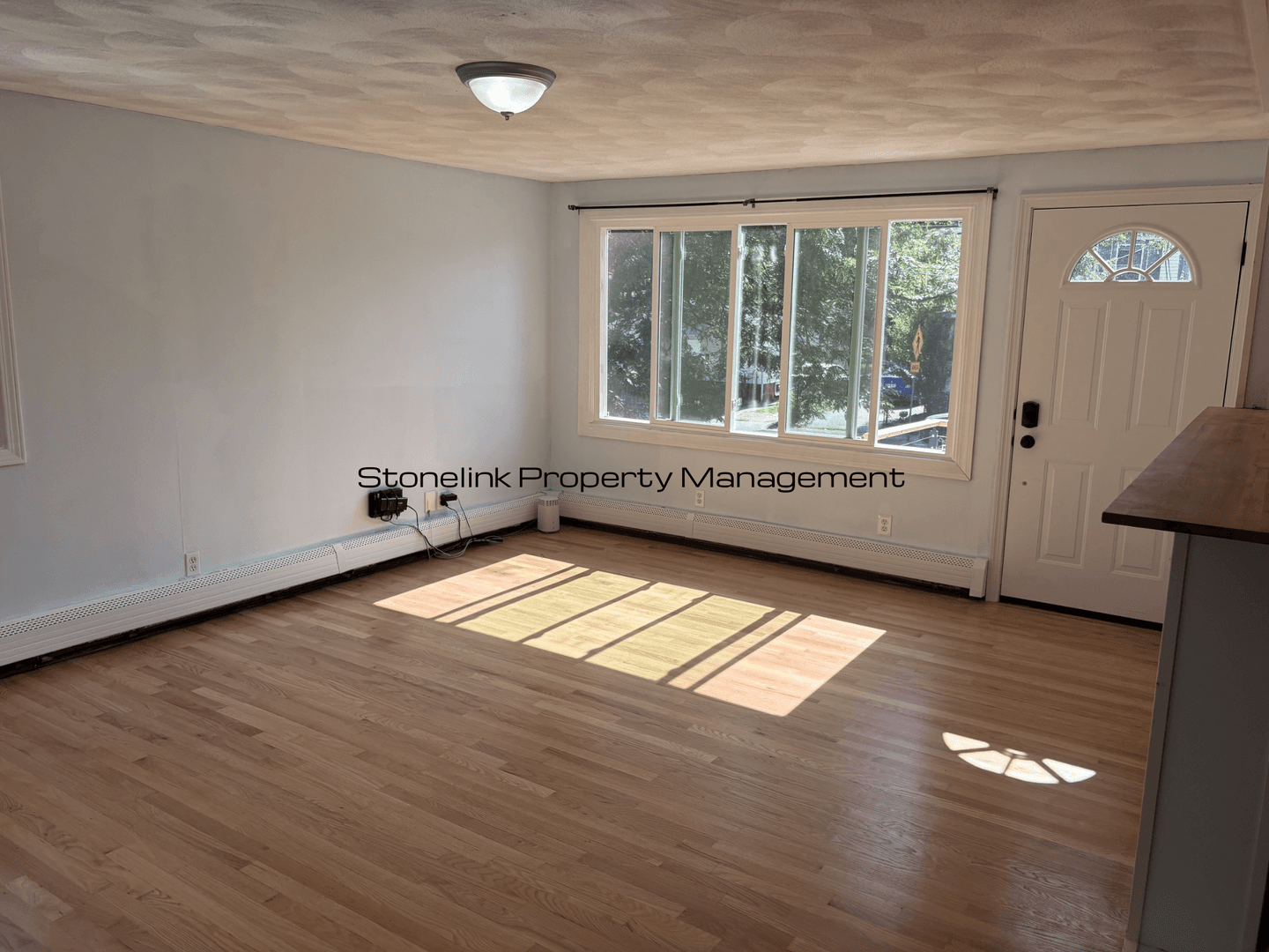 Riverside Apartment: 480 Bullocks Point Avenue