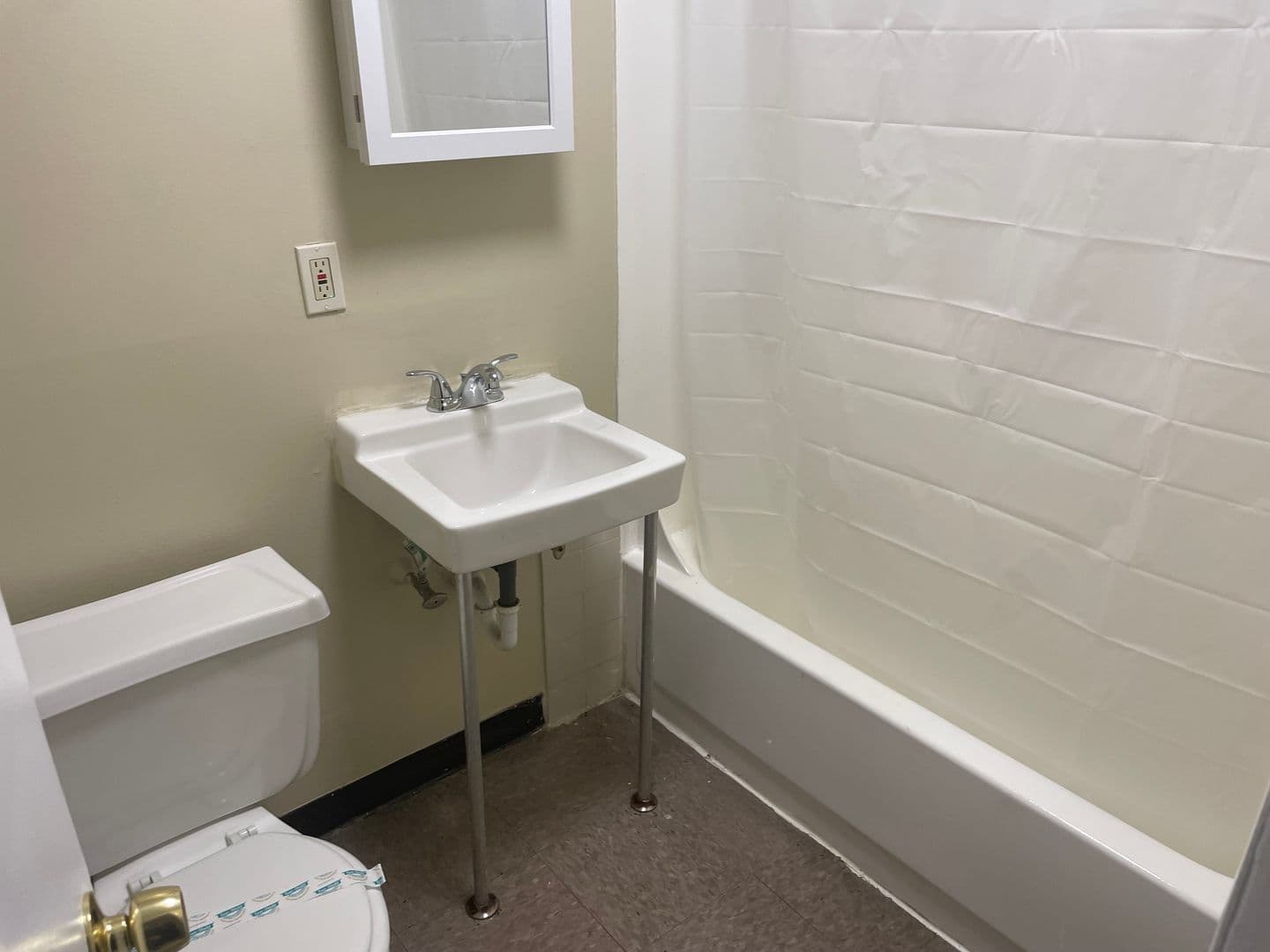 Central Falls Apartment: 212-214 Washington Street