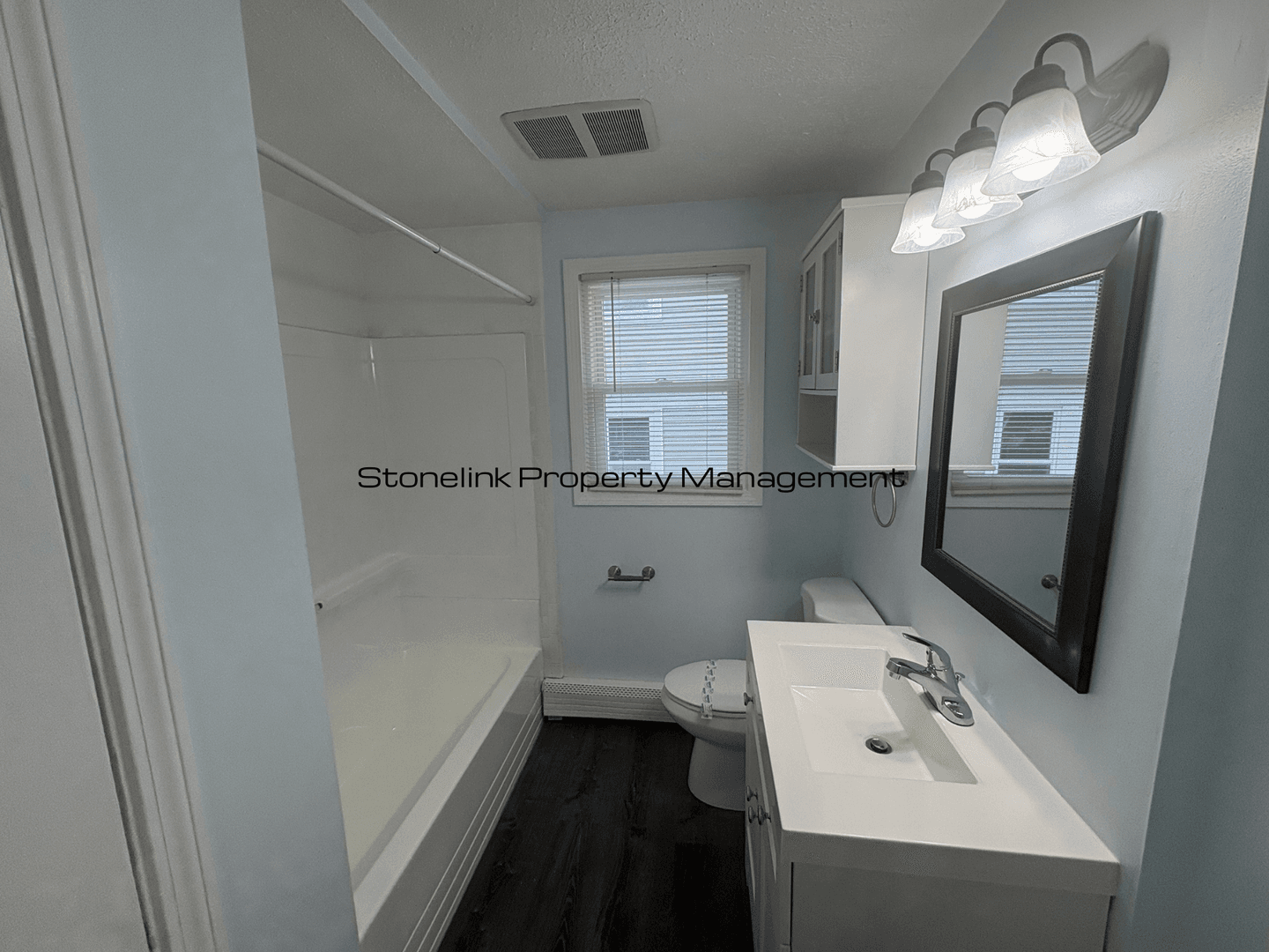 Riverside Apartment: 480 Bullocks Point Avenue