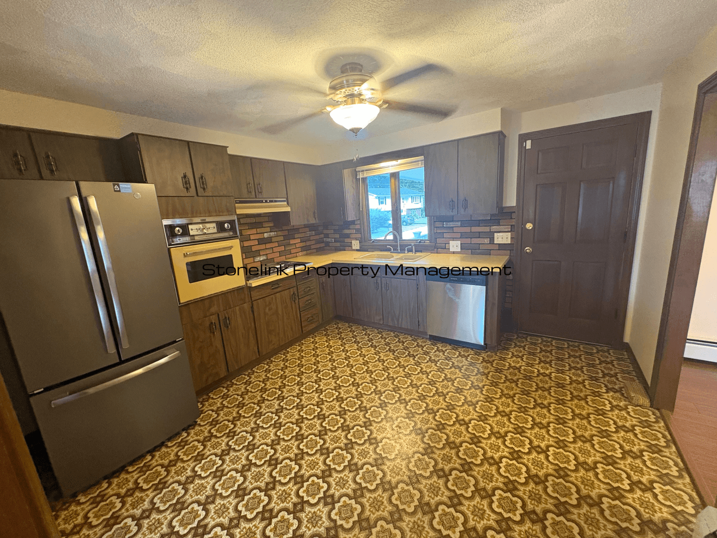 North Providence House: 2 Heritage Circle