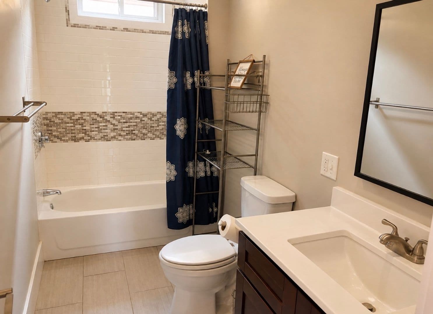 Pawtucket Apartment: 207 Lowden Street