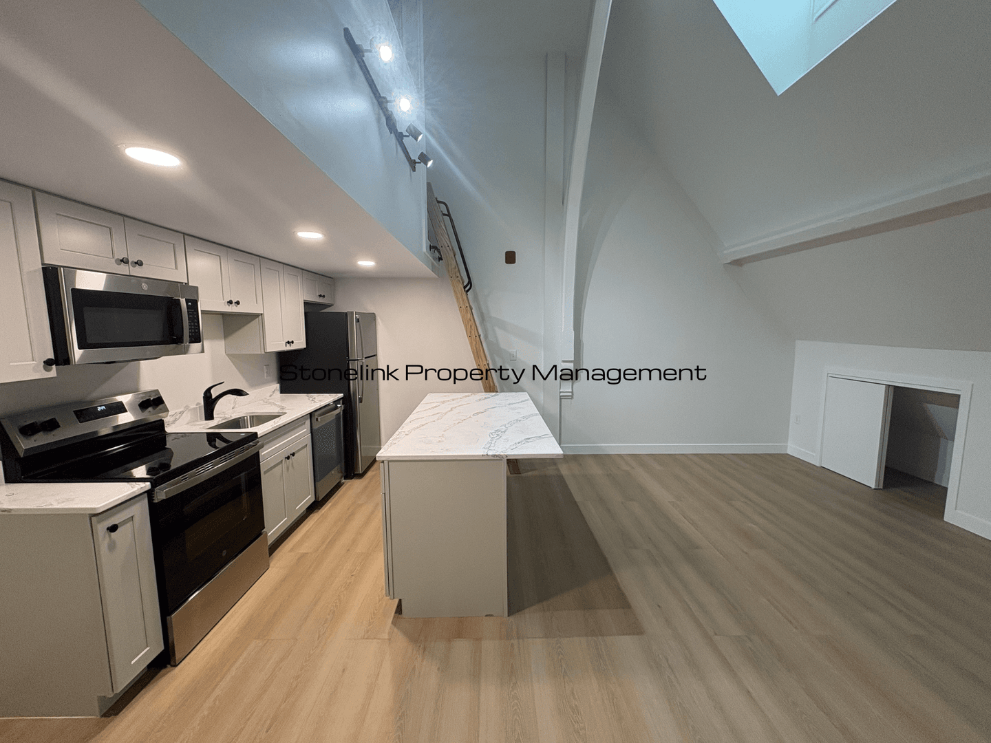 Providence Apartment: 265 Manton Avenue