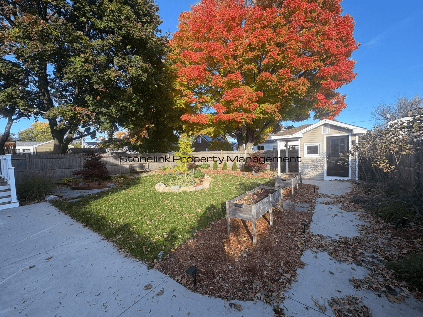 Pawtucket House: 80 Pollard Avenue