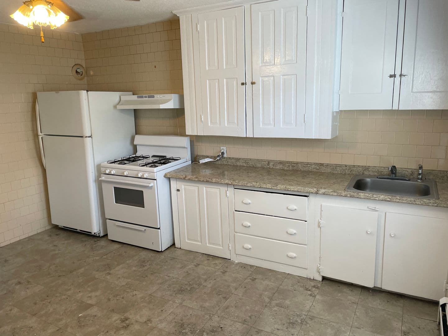 North Providence Apartment: 2-20 Langsberries Avenue