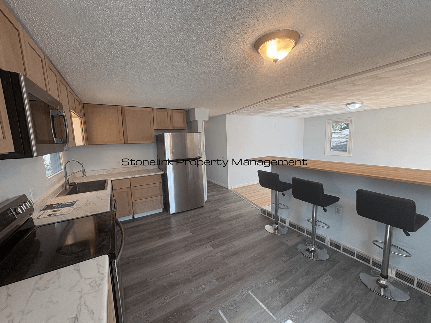 Riverside Apartment: 480 Bullocks Point Avenue