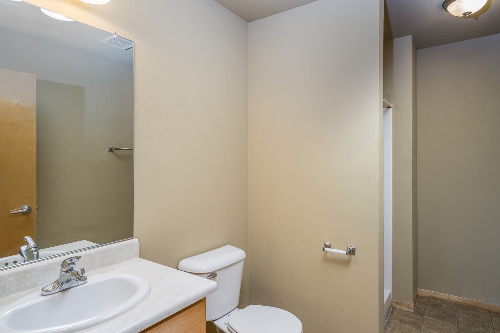 Oshkosh Apartment: 75 - 95 Dawes Street