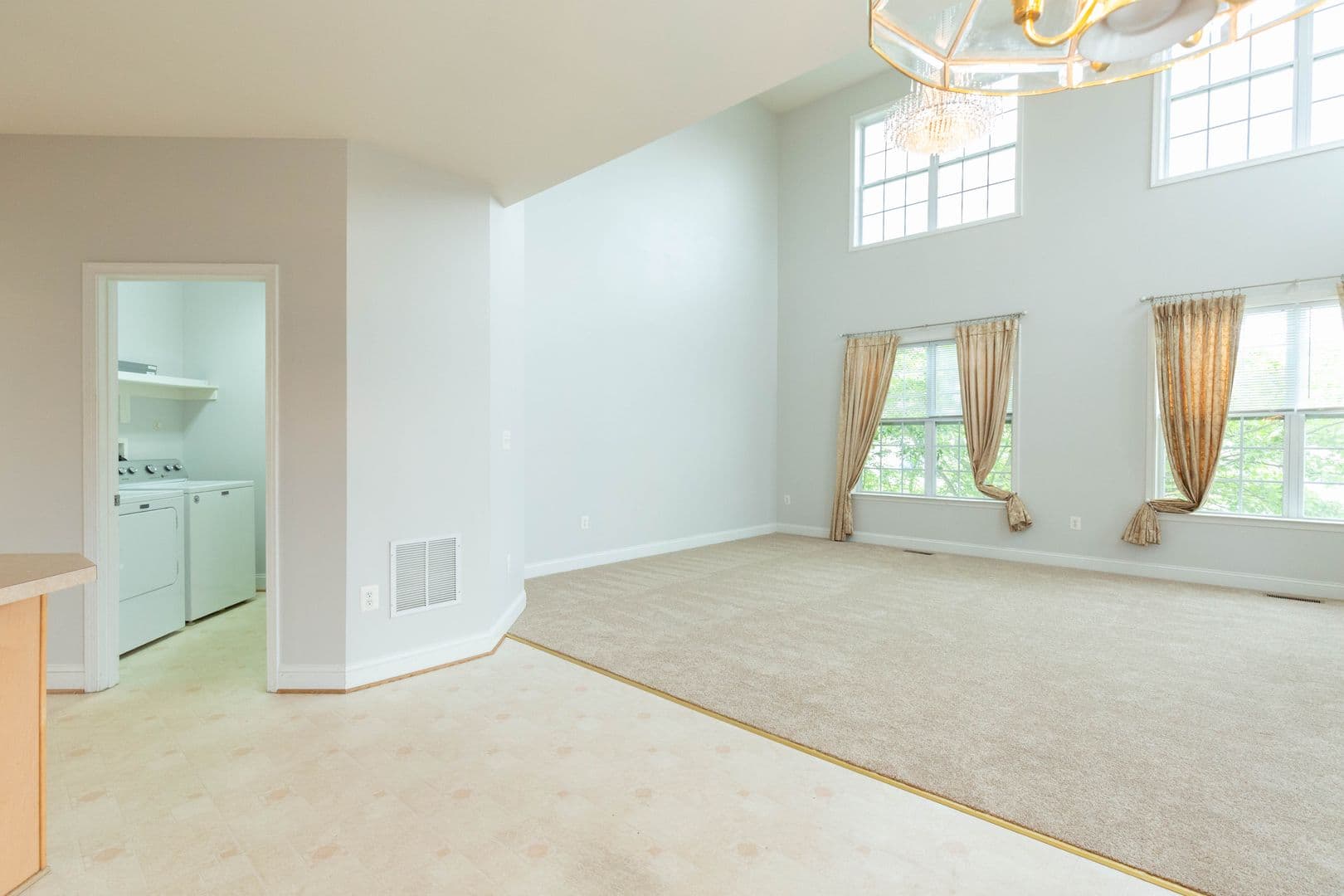 Martinsburg House: 391 Sheerer Dr
