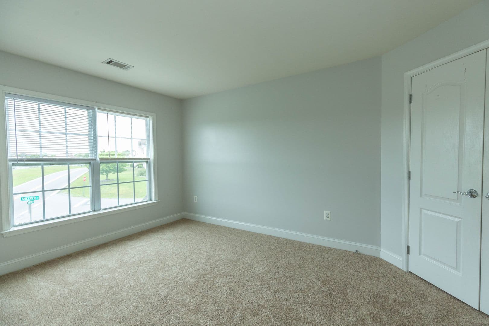 Martinsburg House: 391 Sheerer Dr