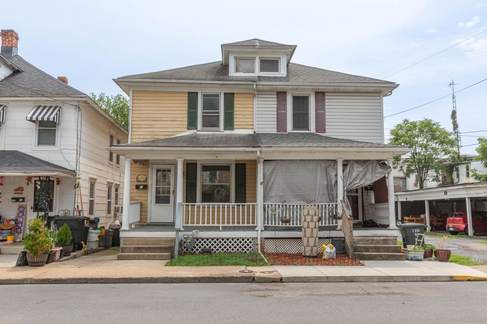 Martinsburg House: 124 S Kentucky Ave