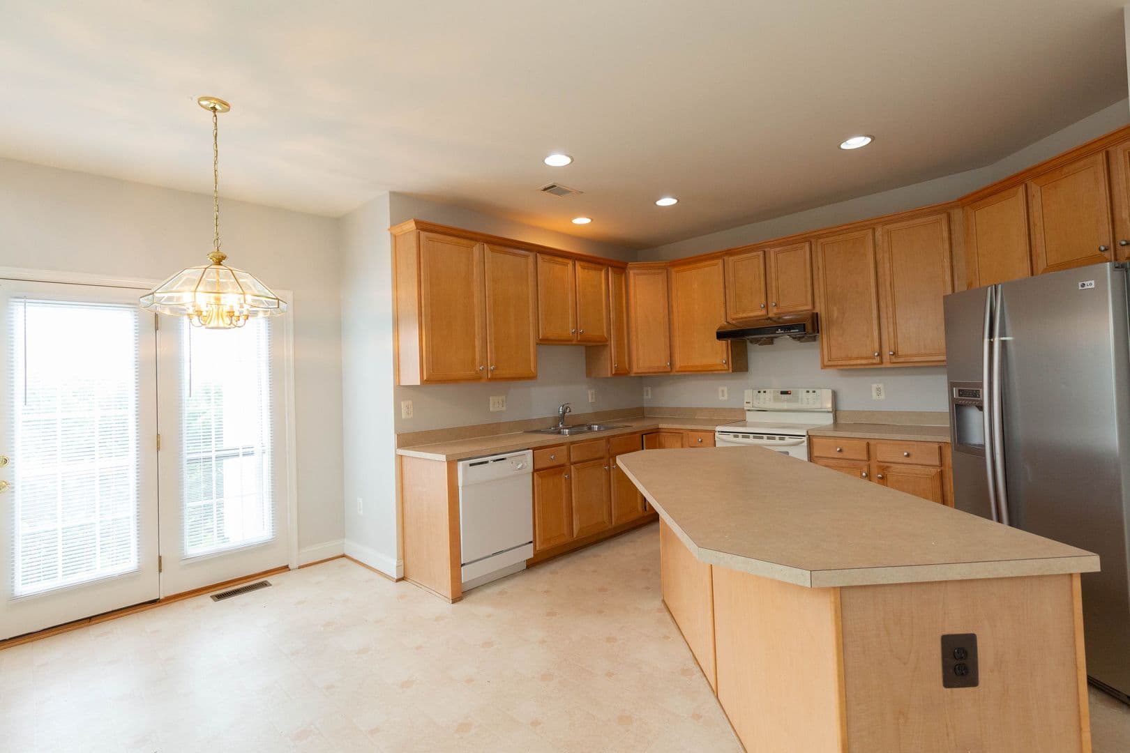 Martinsburg House: 391 Sheerer Dr
