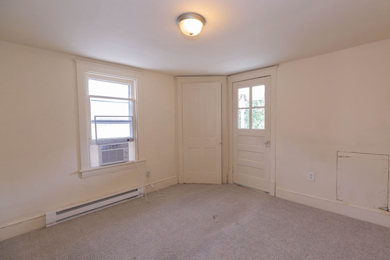 Martinsburg House: 124 S Kentucky Ave
