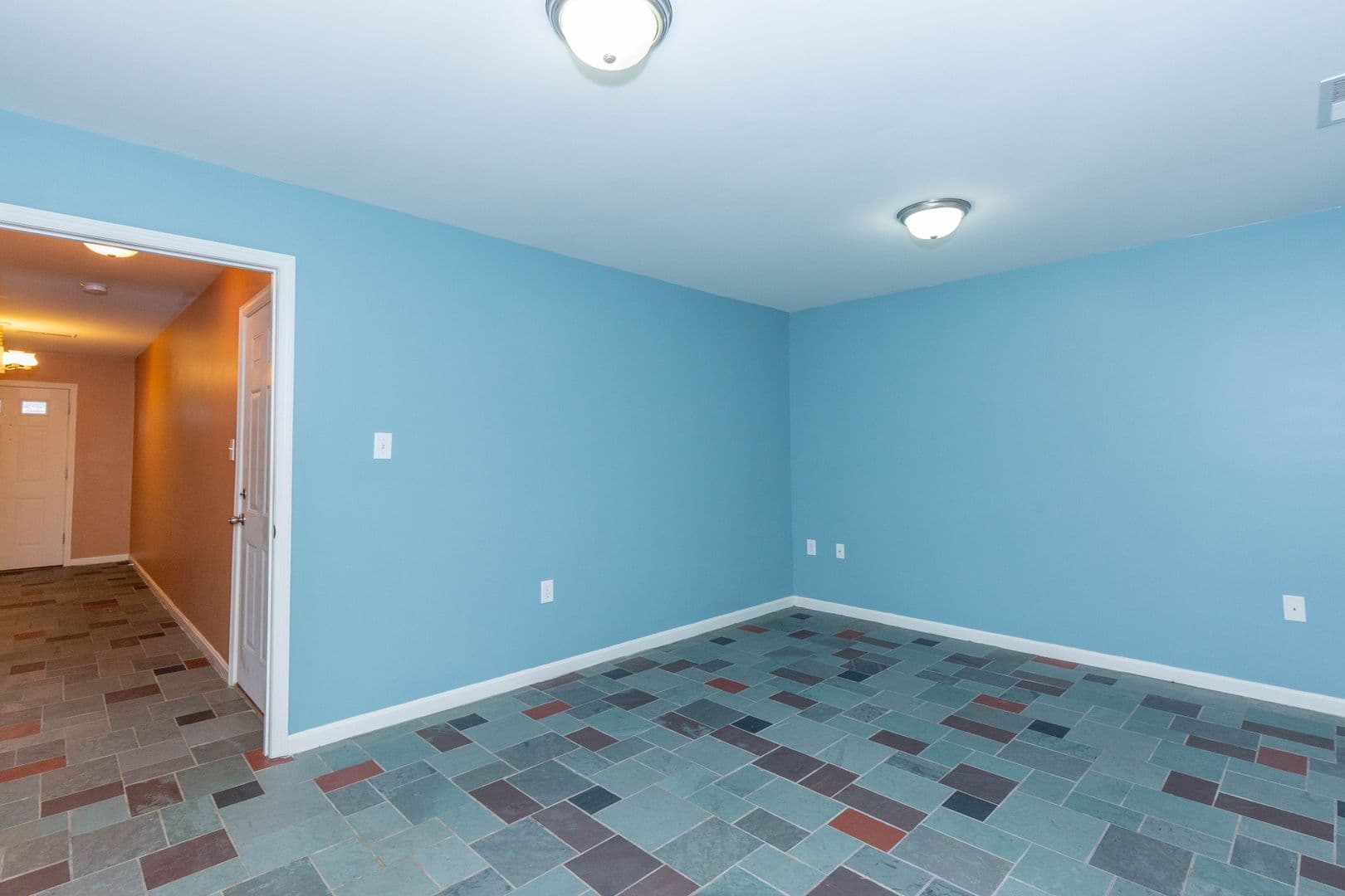 Martinsburg House: 228 Morlatt Lane