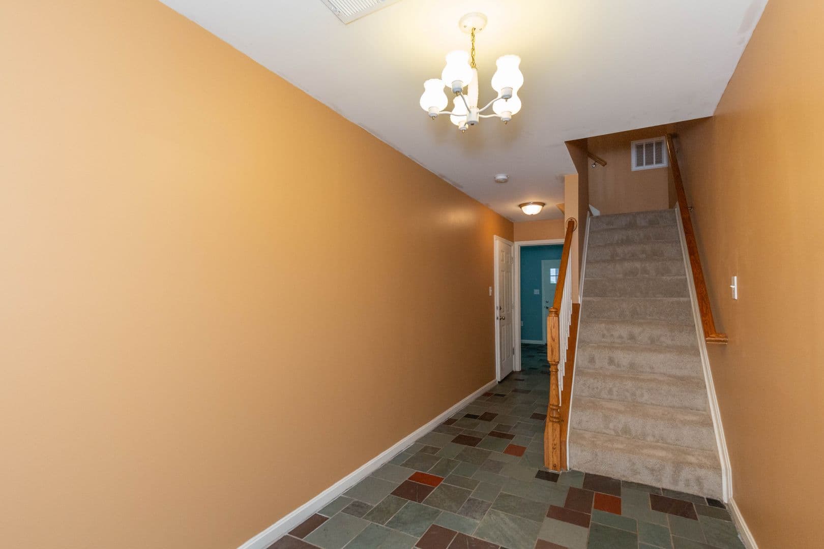 Martinsburg House: 228 Morlatt Lane