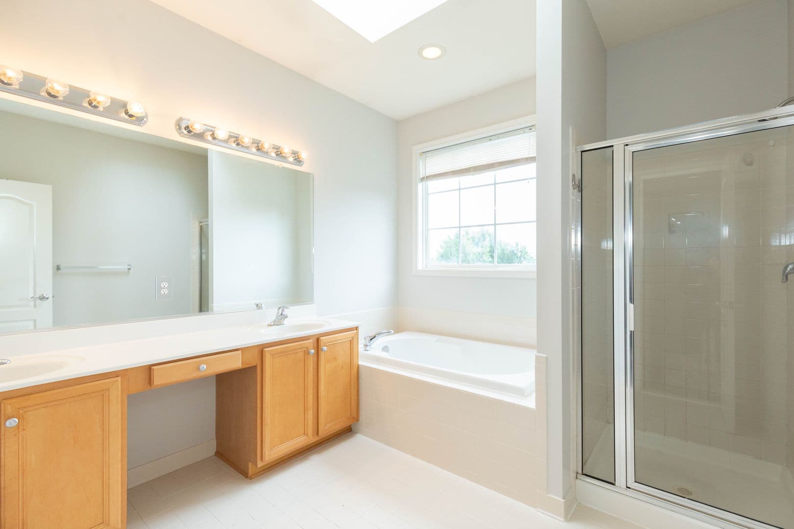 Martinsburg House: 391 Sheerer Dr